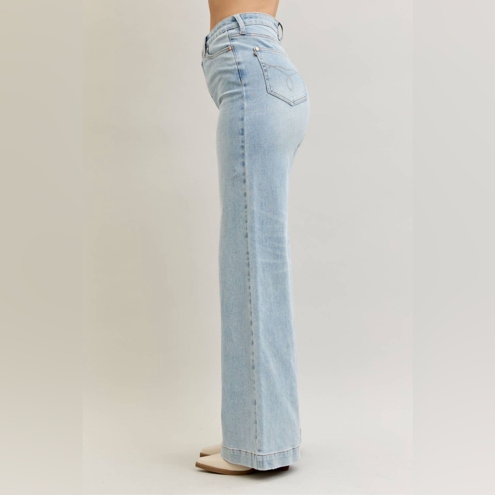 Judy Blue High Waist Retro Wide Criss-Cross Waistband Mild Destroy Jeans - Picture 2 of 11